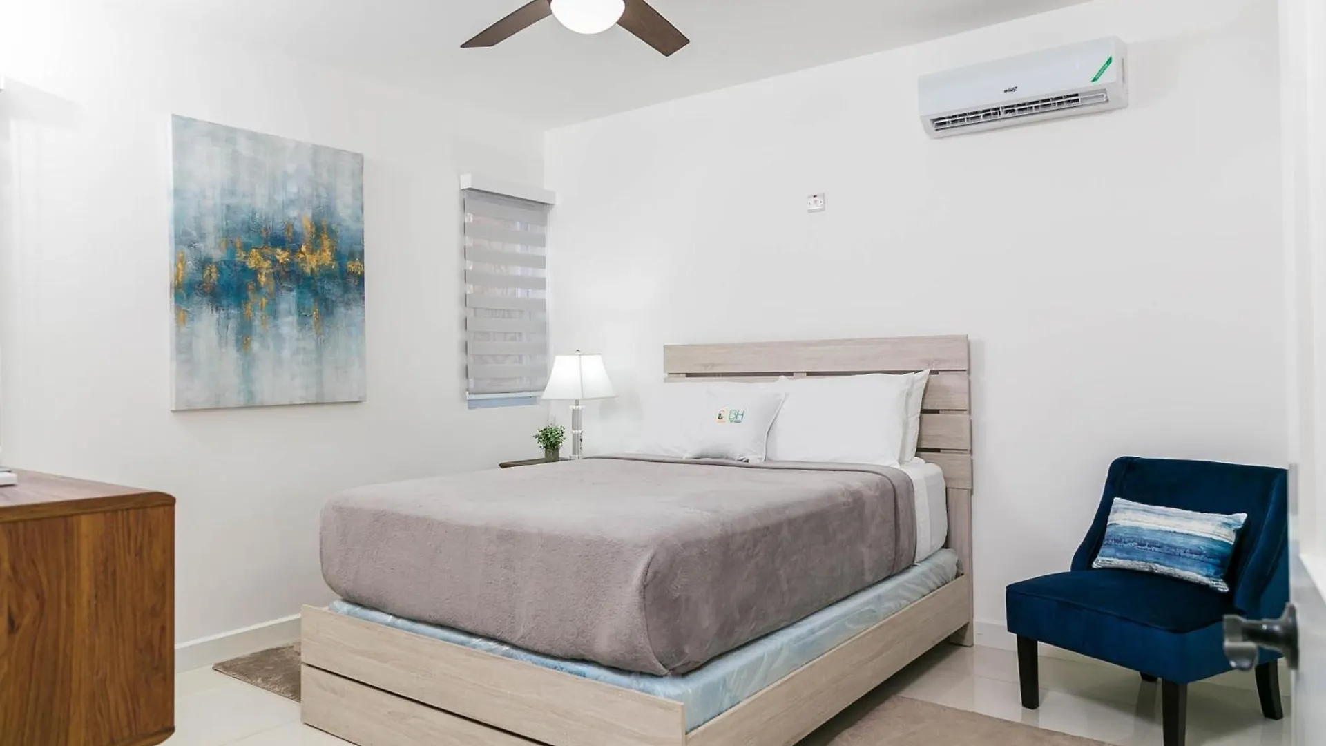 Choose To Be Happy At Twenty 2A With Pool Apartman Kingston